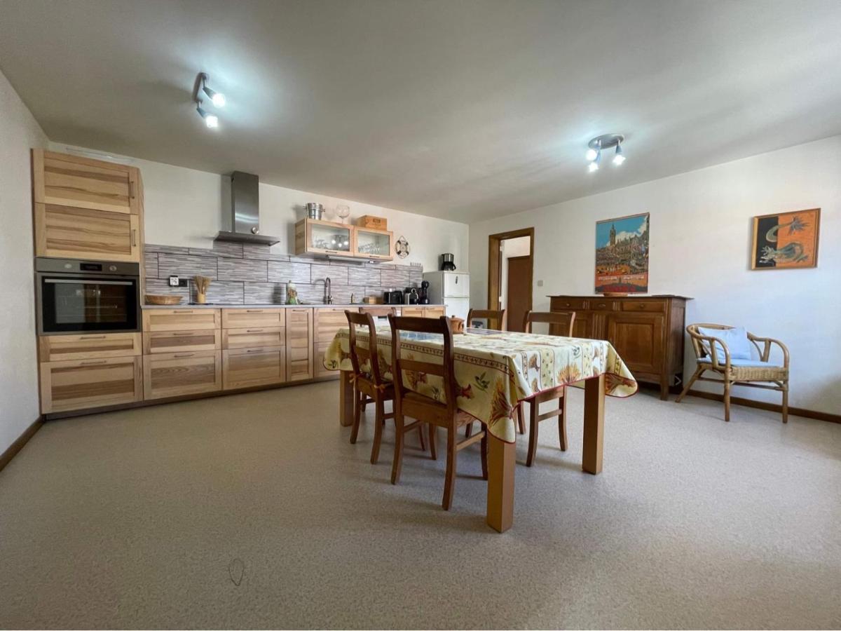 Spacieux Appartement Mons Ngoại thất bức ảnh