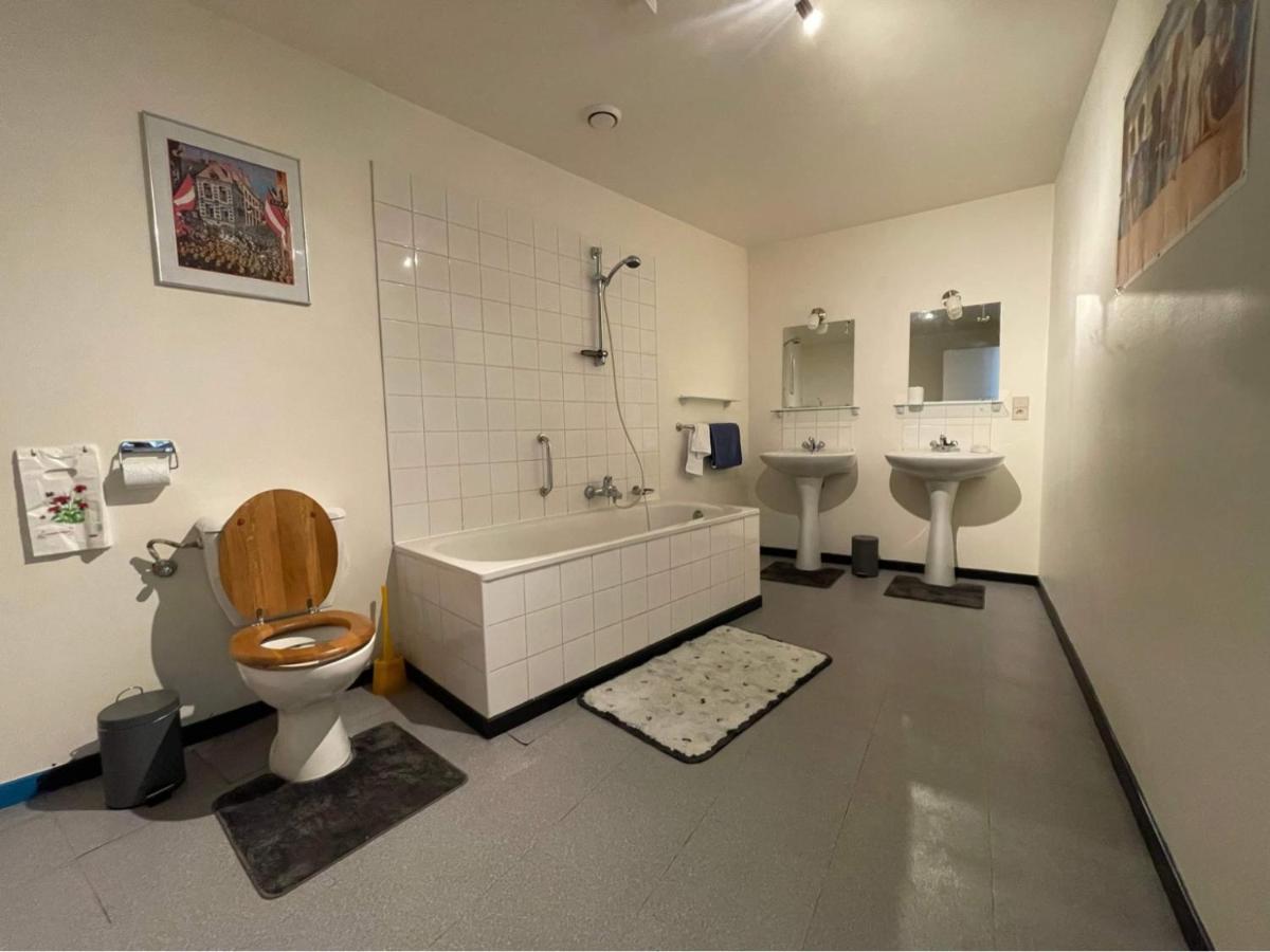 Spacieux Appartement Mons Ngoại thất bức ảnh