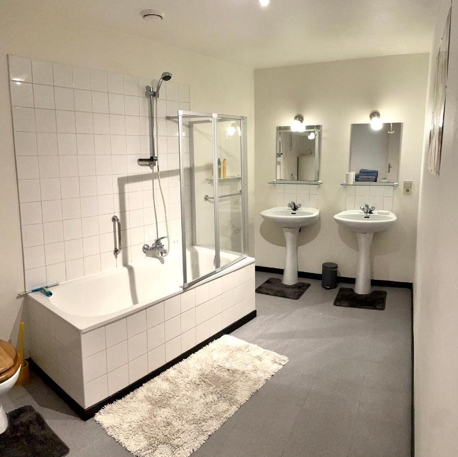 Spacieux Appartement Mons Ngoại thất bức ảnh